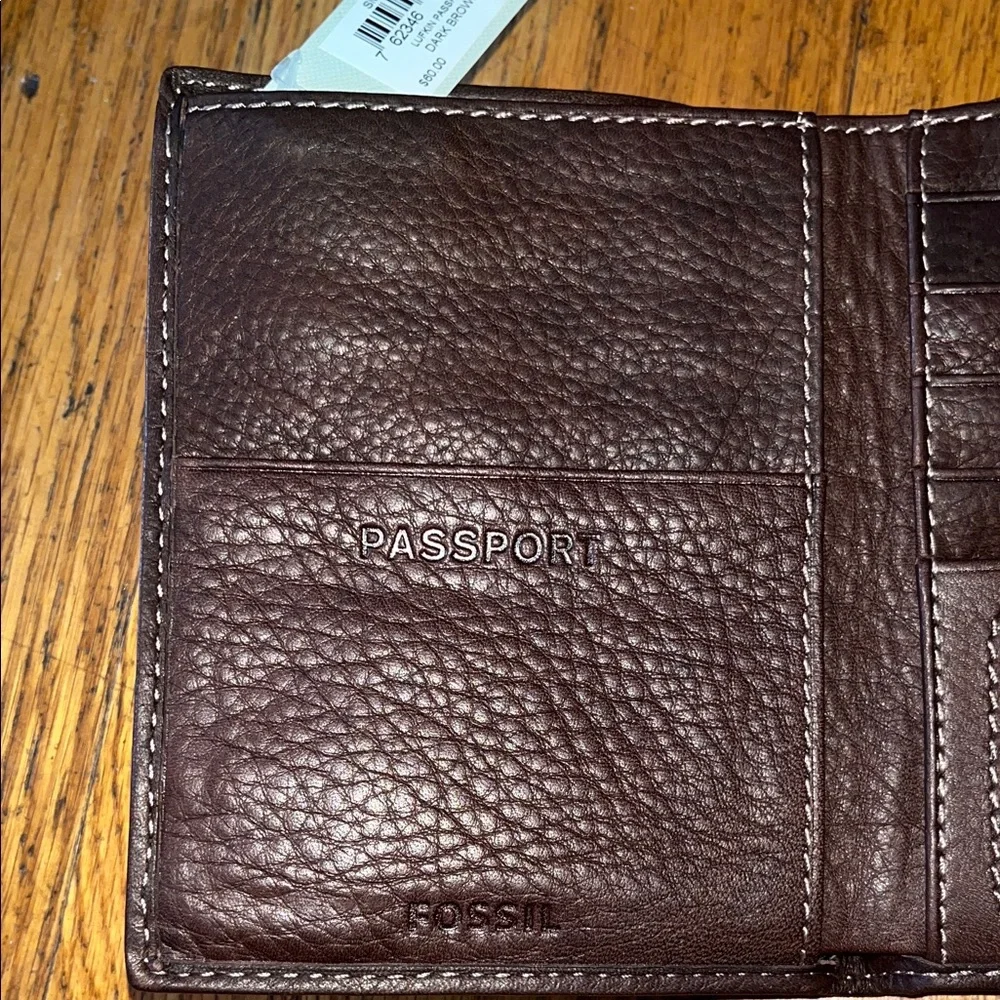 NWT Fossil Lufkin Dark Brown Soft Leather Passport Card Holder Wallet - Picture 9 of 16